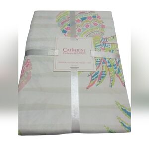 * Catherine Tablecloth with Colorful Paisley Design new pinapple detail